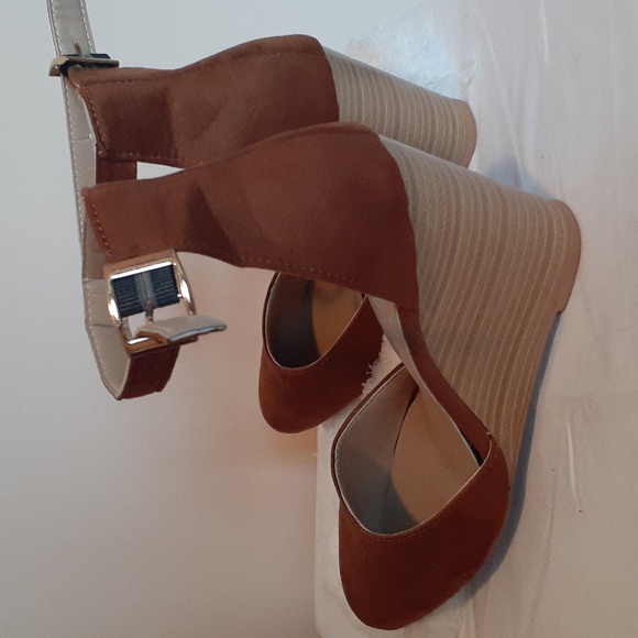 Brown Wedge Shoes Closed Toe Posh Suede Ankle Strappy size 8 (39) - Picture 8 of 8